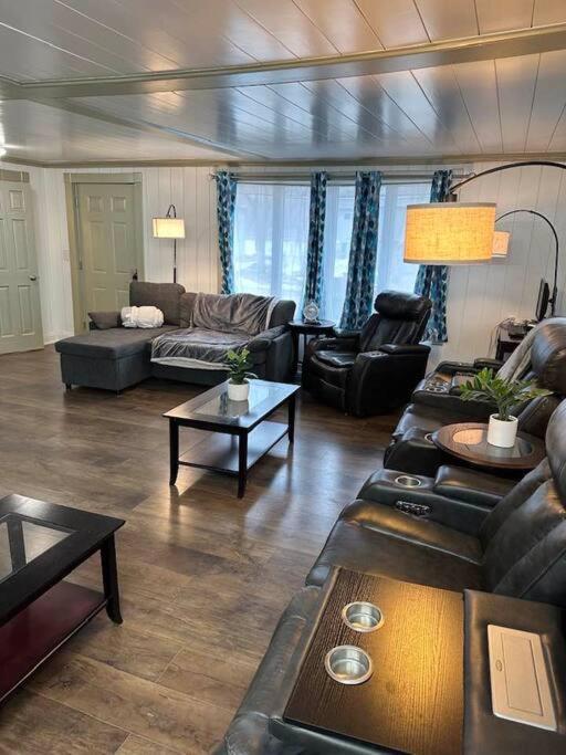Apartamento Hot Tub 5 Beds Moorhead Exterior foto